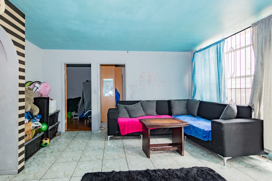 2 Bedroom Property for Sale in Oakdene Western Cape